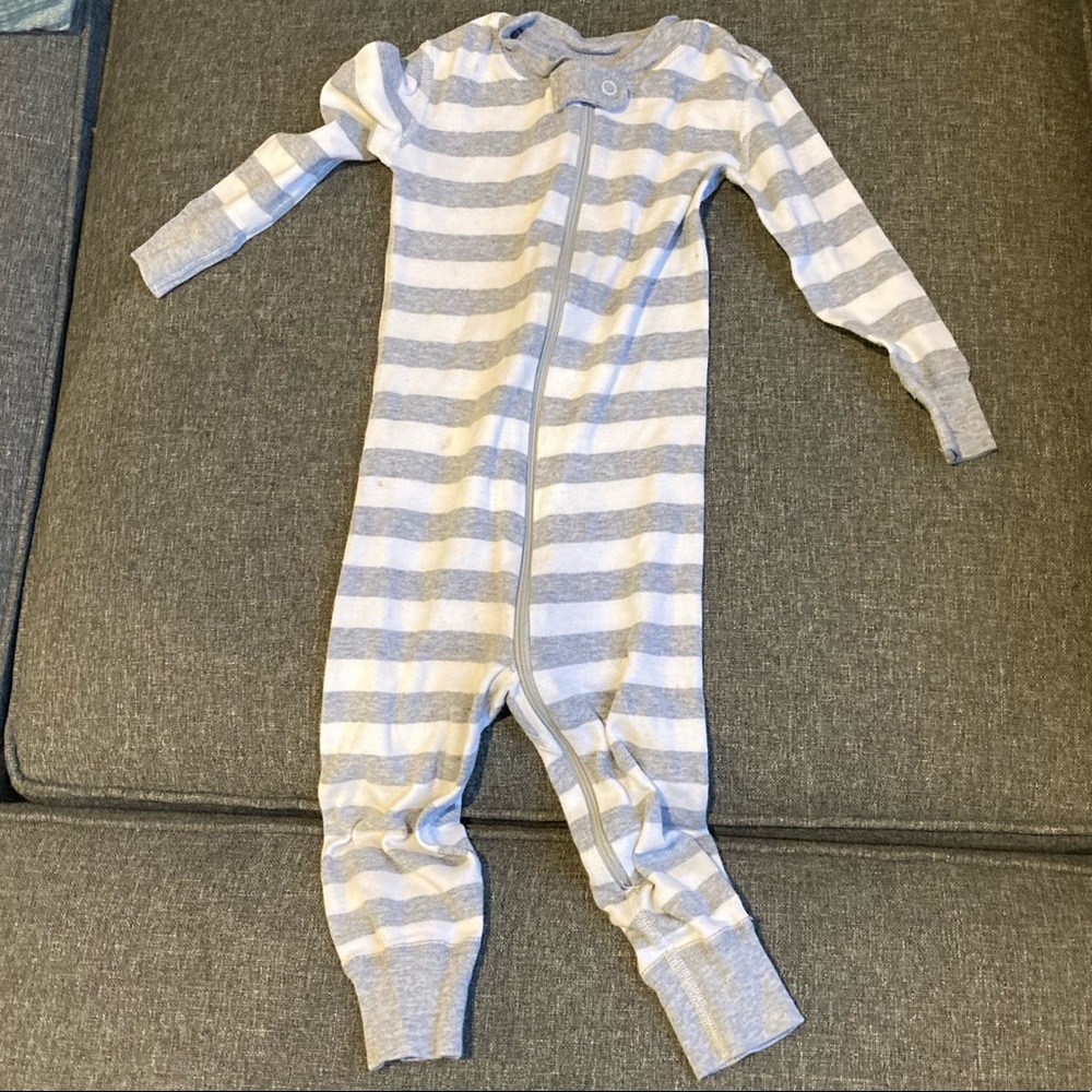 Hanna Andersson grey striped pajamas